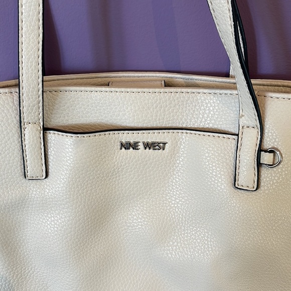 Nine West Tote purse - Picture 2 of 4